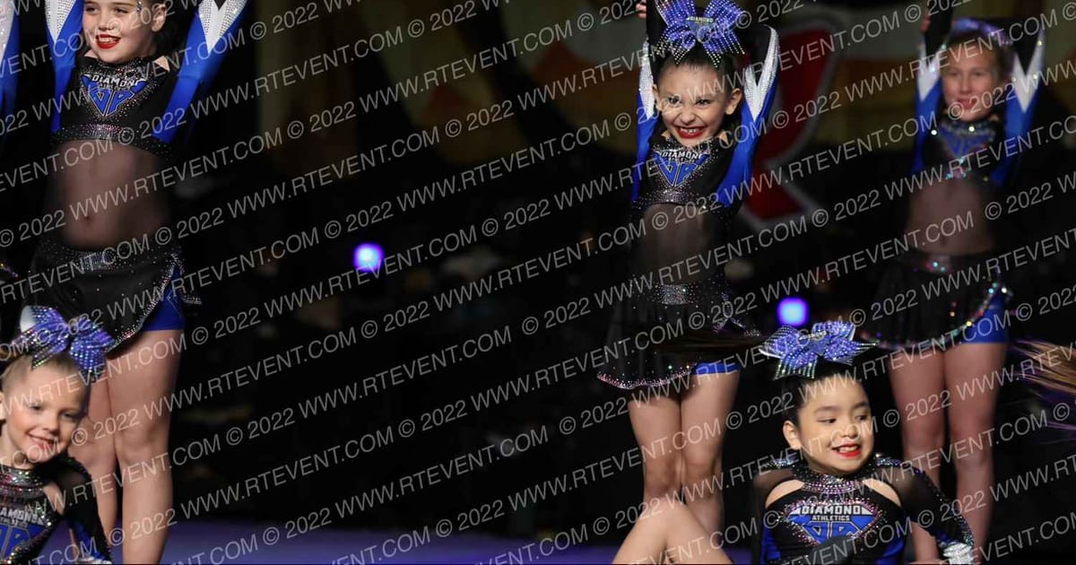 Diamond Athletics Cheer Glitz Girls · Gold Rush Kansas City