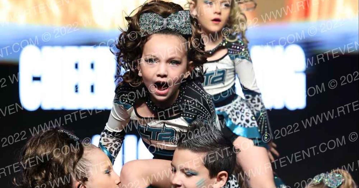 Cheer & Tumbling AllStars Lynx · Gold Rush Kansas City