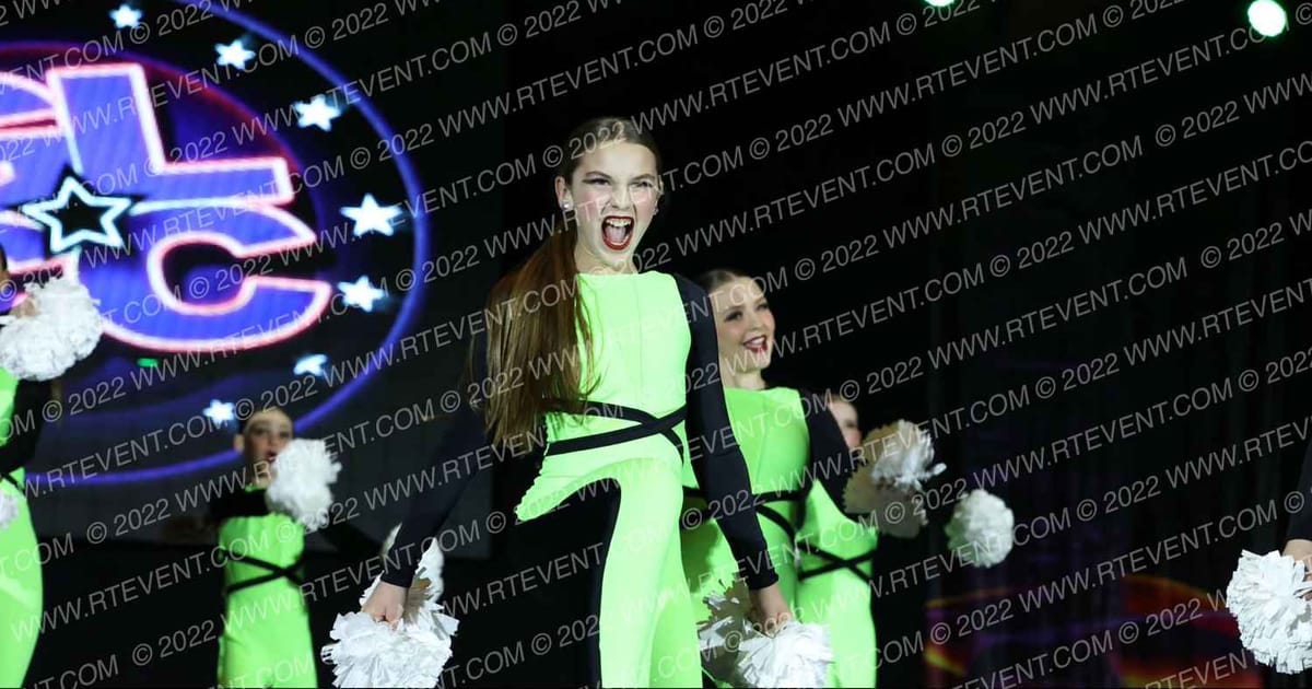Ultimate Dance & Cheer Junior Large Pom · GLCC Grand Nationals