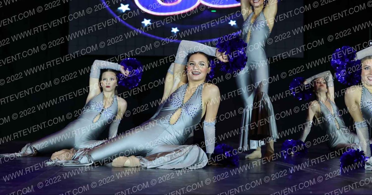 Ultimate Dance & Cheer Senior Large Pom · GLCC Grand Nationals