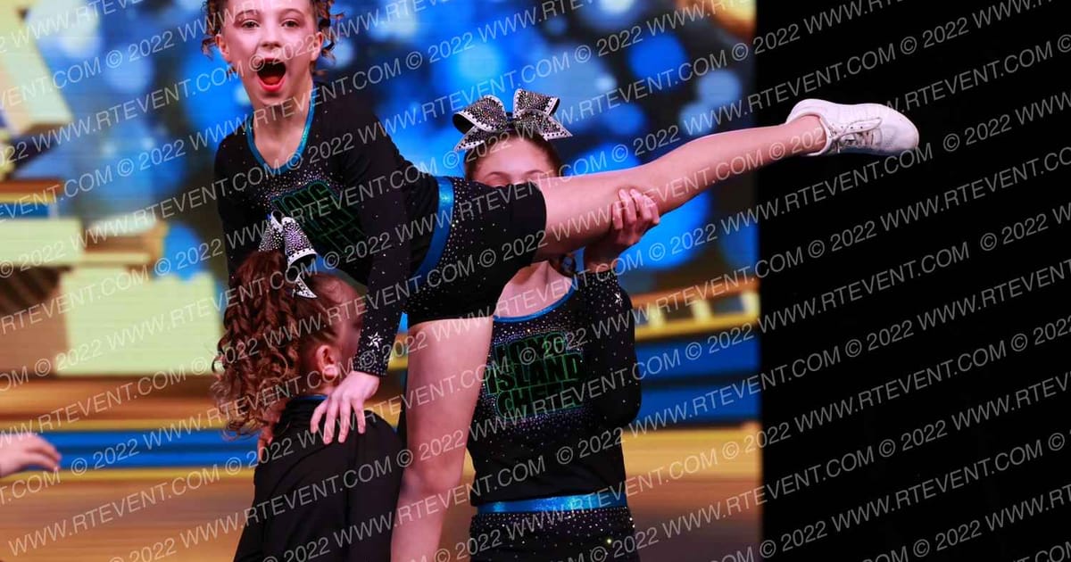 Long Island Cheer Topaz · Mohegan Sun