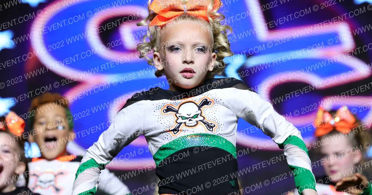 Iowa Elite Cheer of MN RIOT · GLCC Grand Nationals
