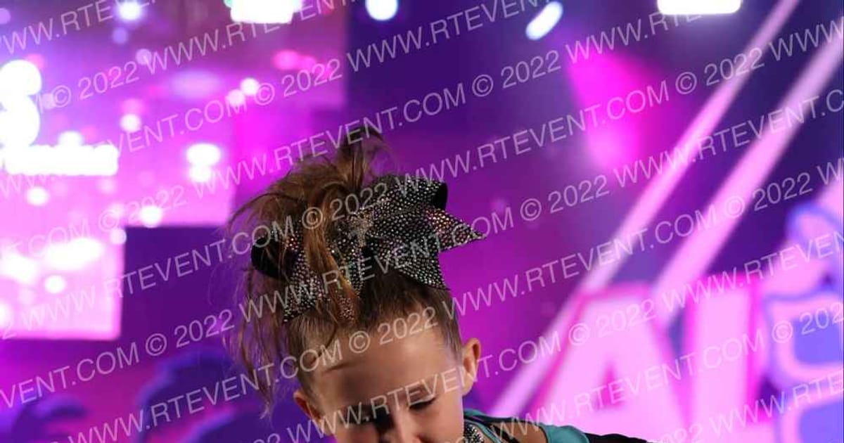 Supreme Cheer and Tumble Royals · Aloha Grand Nationals DIDII VII