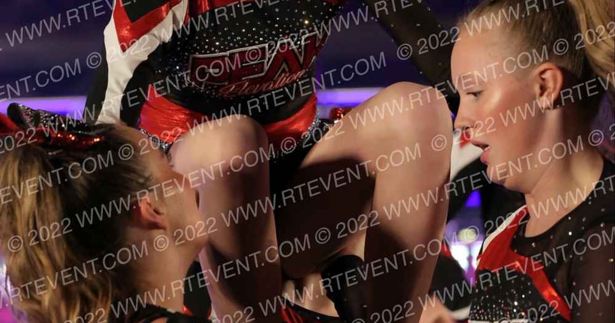 Peak Elevation Cheer Everest · Aloha Grand Nationals DIDII VII