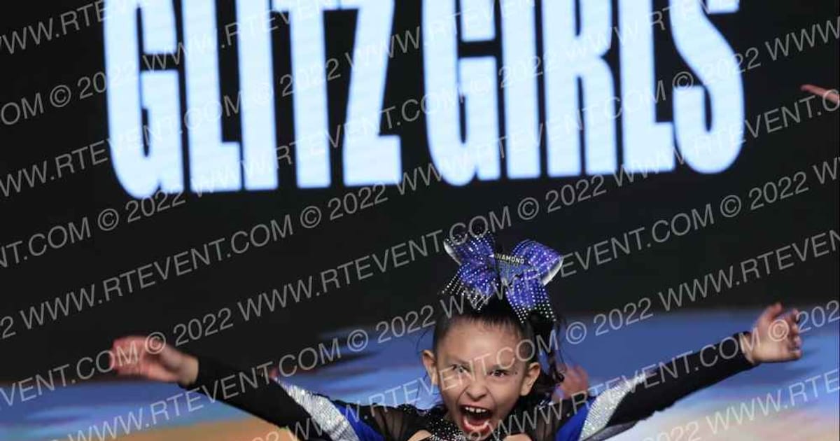 Diamond Athletics Cheer Glitz Girls · Gold Rush Kansas City
