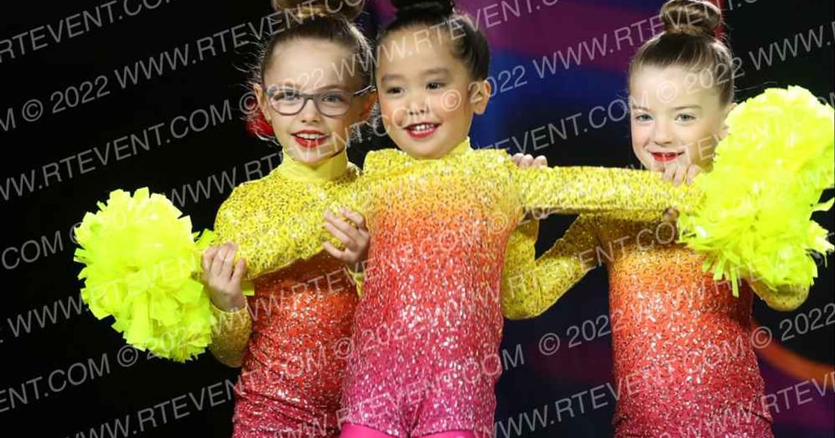 Iconic Allstars Hot Shots · Glow Tour Chicago