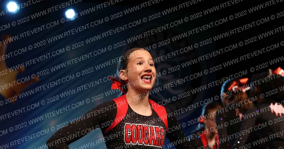 Pinecrest Academy Cadence Cheer Team MS · Vegas Crown