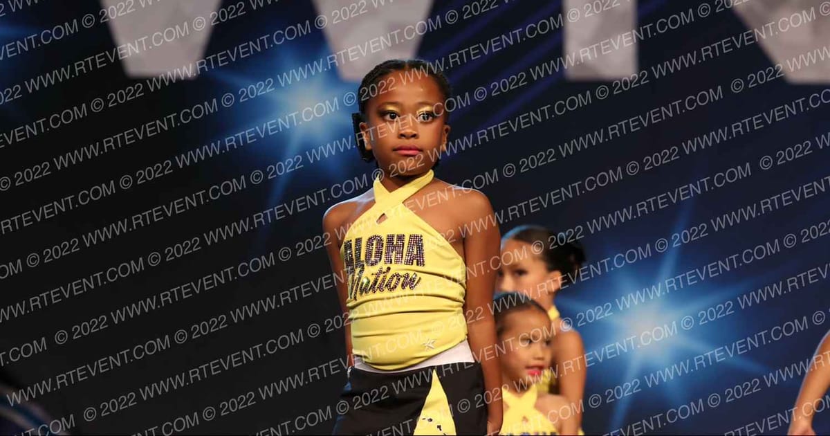 ALOHA CHEER ACADEMY Tiny 1 Prep Angels · Vegas Crown