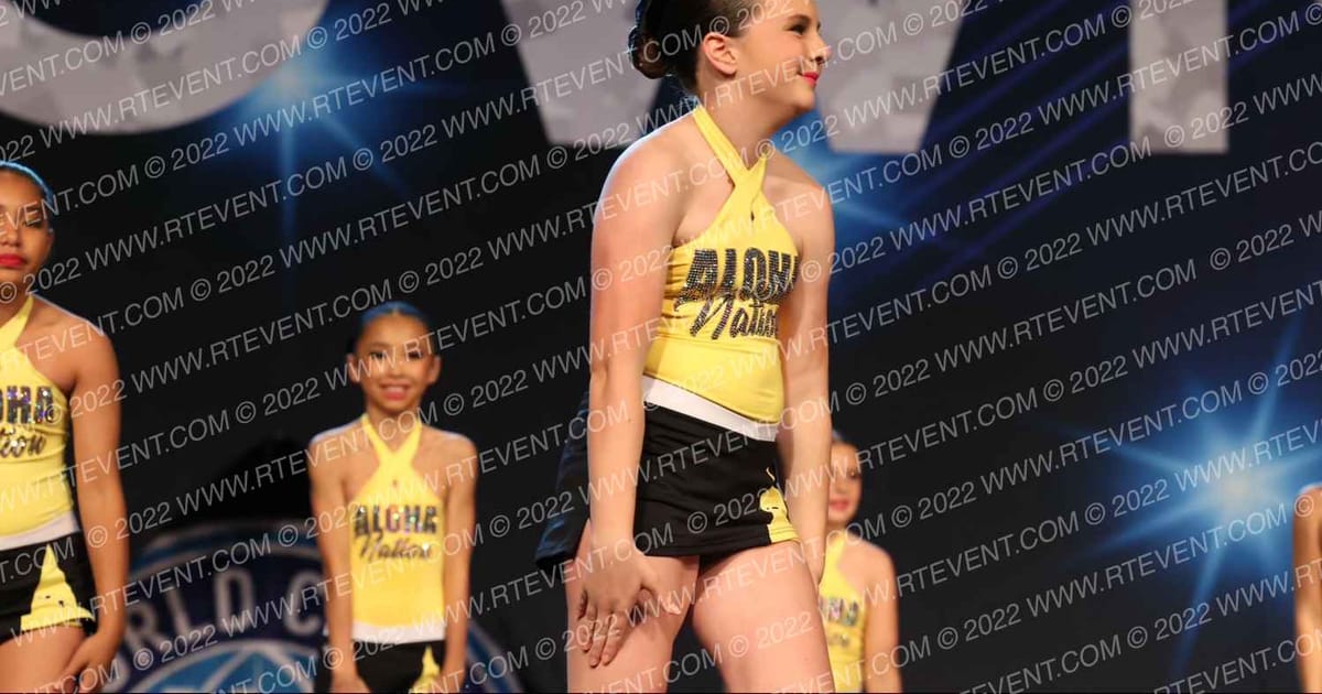 ALOHA CHEER ACADEMY Youth 1 Prep Alphas · Vegas Crown