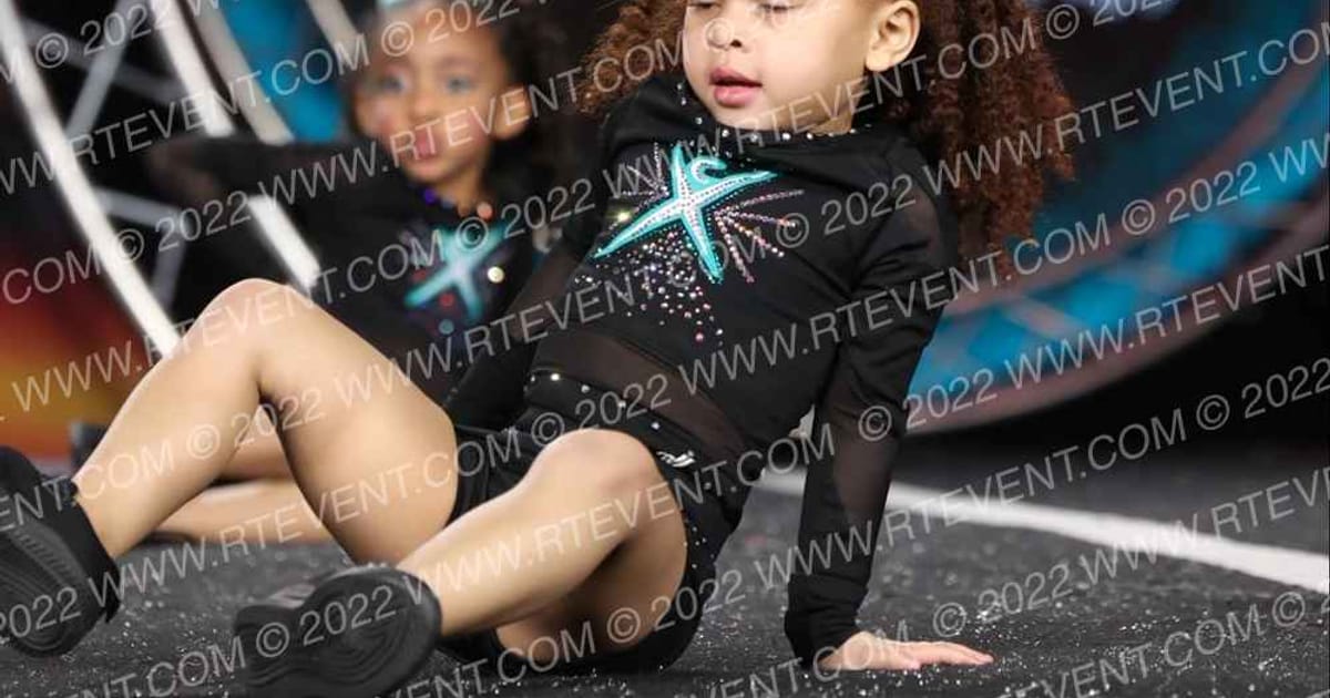 Cheer Extreme Allstars Midwest Tiny Teal · Glow Tour Chicago