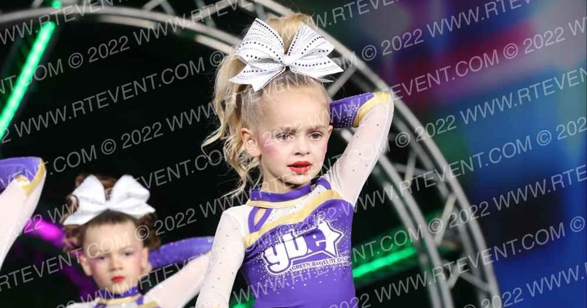 Green Bay Elite Cherry · Glow Tour Chicago