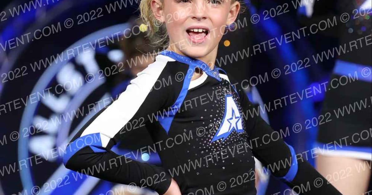 Great Lakes Cheer Force Harmony · Glow Tour Chicago
