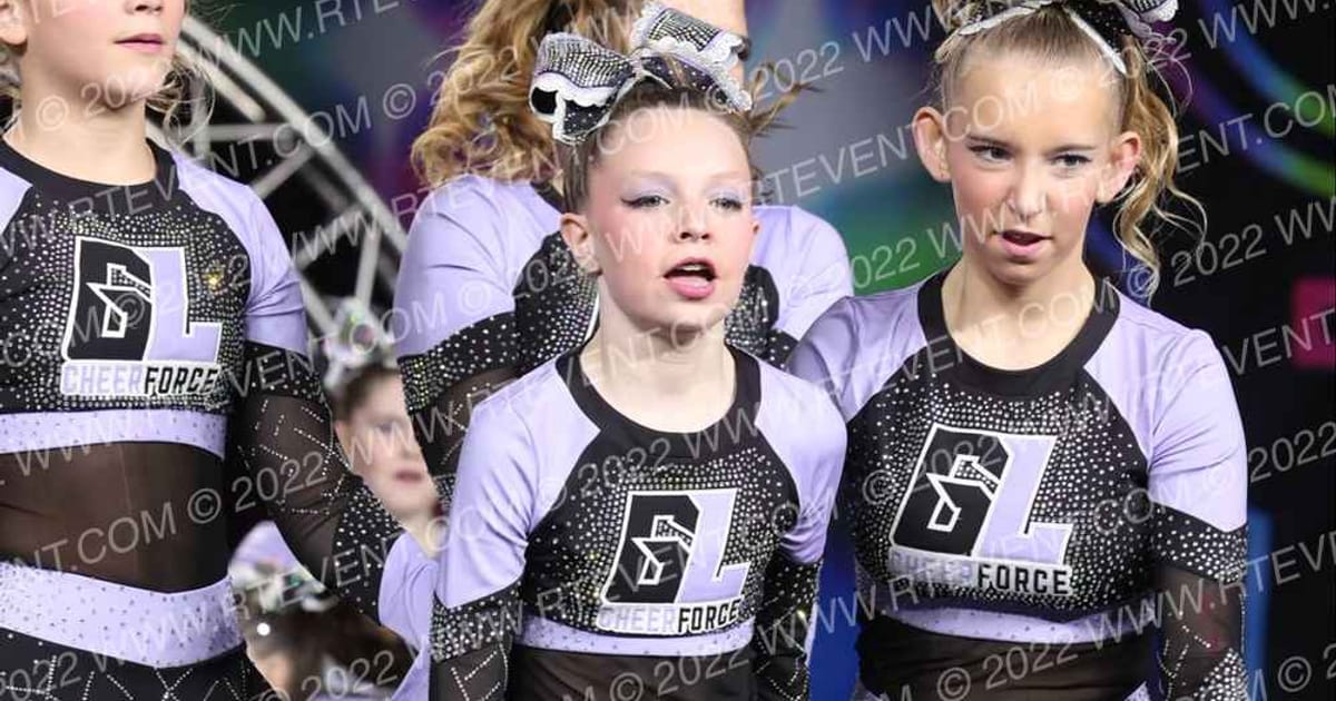 Great Lakes Cheer Force Synergy · Glow Tour Chicago