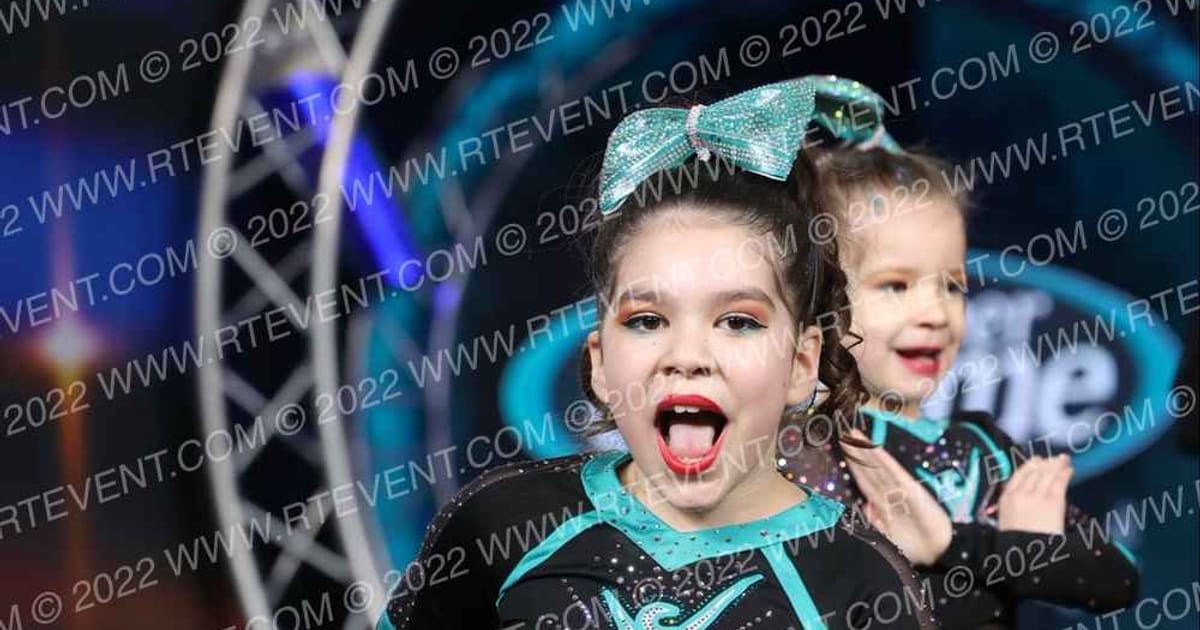 Cheer Extreme Allstars Midwest Shimmer · Glow Tour Chicago