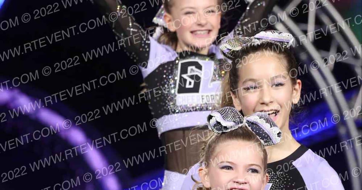 Great Lakes Cheer Force Integrity · Glow Tour Chicago