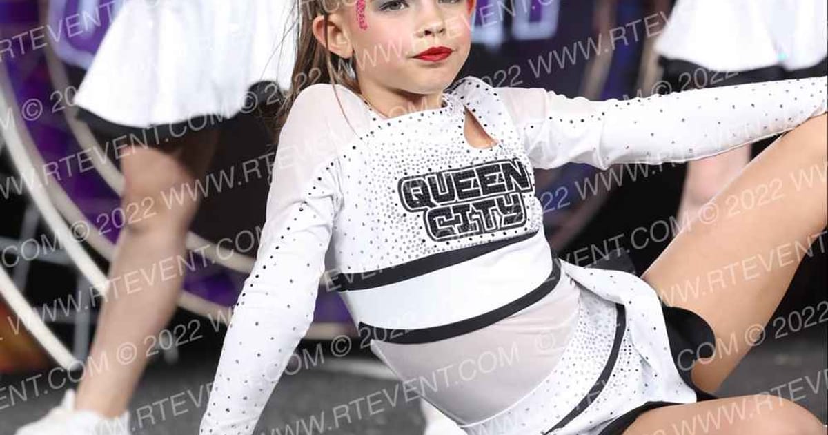 Queen City Storm Thunder Boltz · Glow Tour Chicago