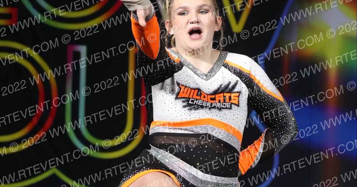 WILDCATS Cheer Pride P3ARLS · Glow Tour Chicago