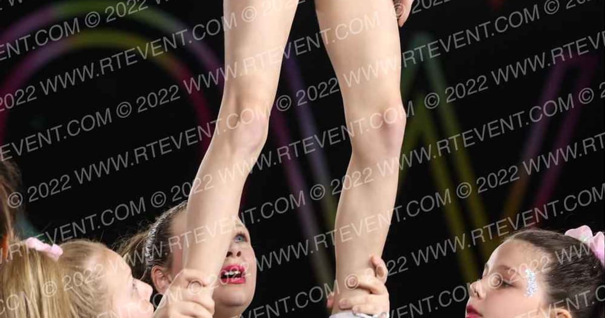 QC Legacy Athletics Obsession · Glow Tour Chicago