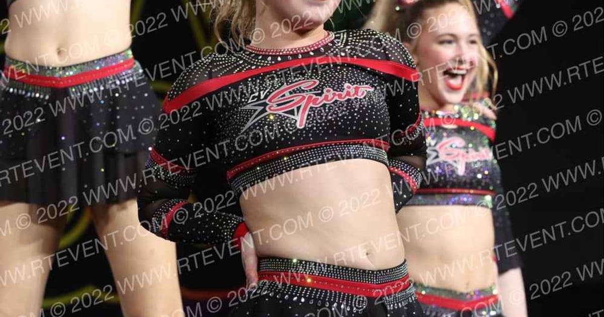 Chippewa Valley Spirit All Stars Blazing Stars · Glow Tour Chicago