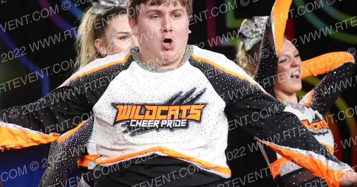 WILDCATS Cheer Pride EMER4LD2 · Glow Tour Chicago