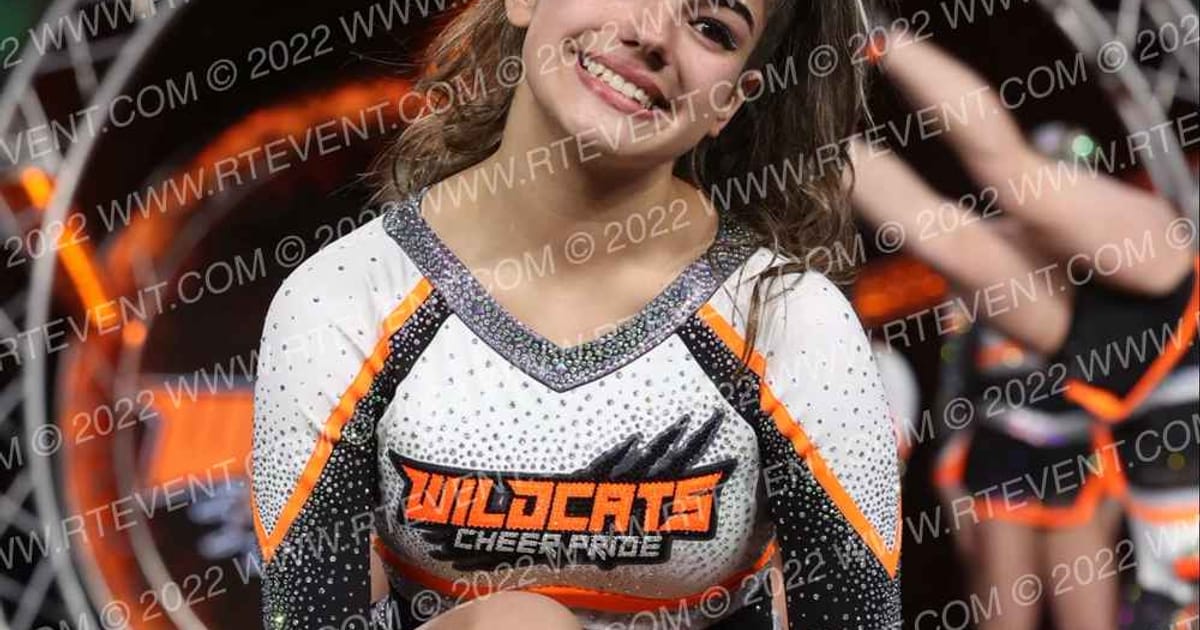 WILDCATS Cheer Pride C4TSEYE · Glow Tour Chicago