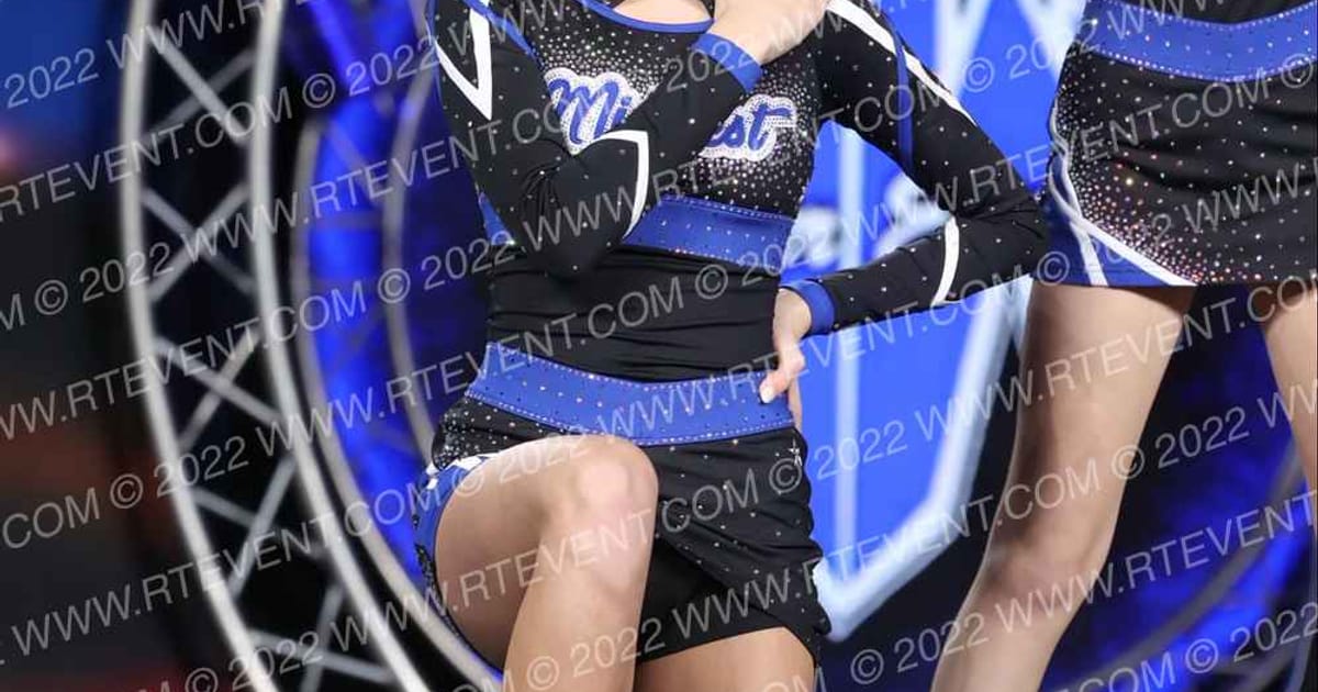 Midwest Cheer Elite Toledo Blackout · Glow Tour Chicago