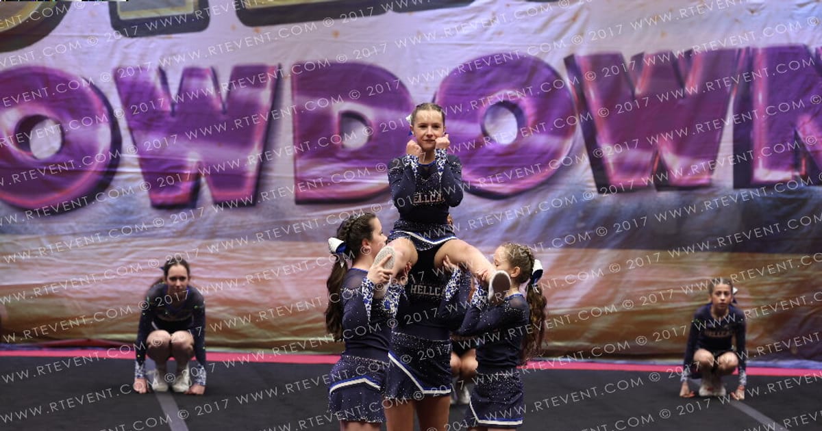 Hellcats Cheerleaders Ocelots · Spotlight Showdown