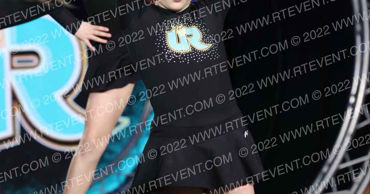 Ultimate Revolution Athletics GLAMOUR GIRLS · Glow Tour Chicago