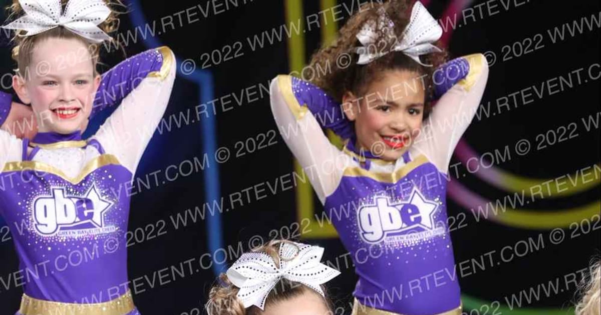 Green Bay Elite Cherry · Glow Tour Chicago