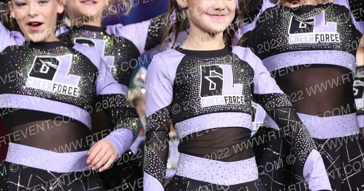 Great Lakes Cheer Force Synergy · Glow Tour Chicago