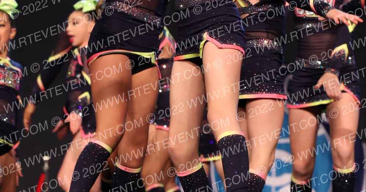 CheerCats LV Neon Kitties · Vegas Crown
