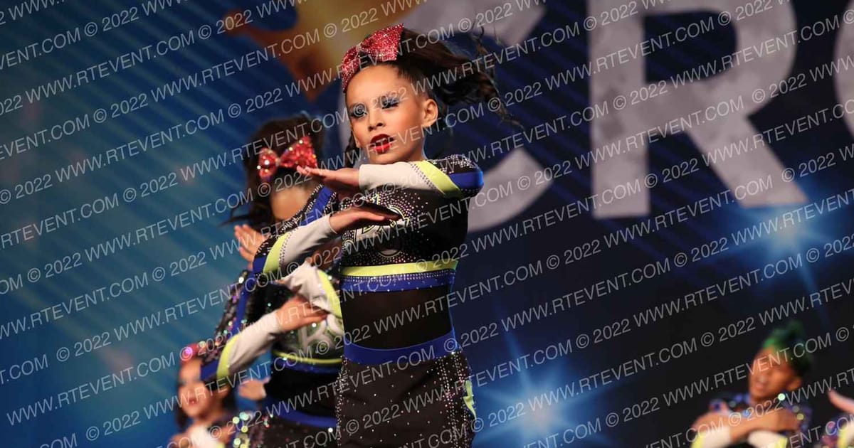Royal Storm Elite Cheer Shade · Vegas Crown