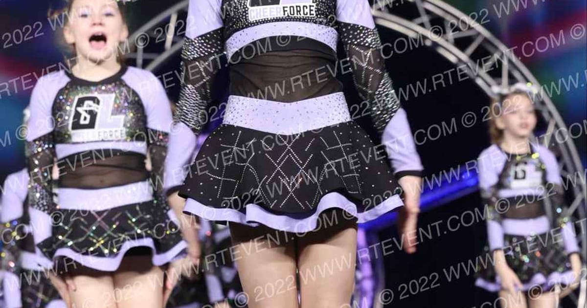 Great Lakes Cheer Force Integrity · Glow Tour Chicago