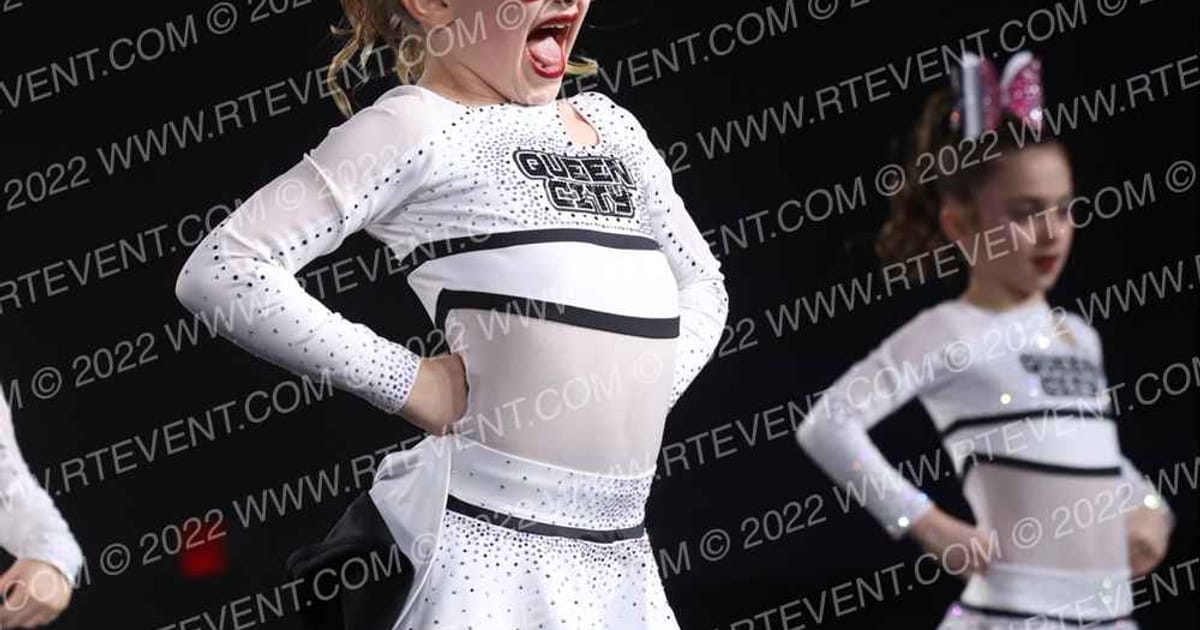 Queen City Storm Thunder Boltz · Glow Tour Chicago