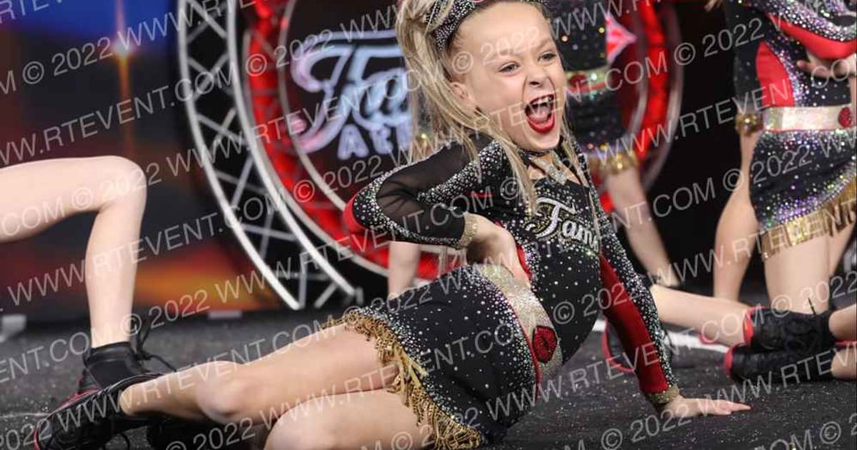 Famous Athletics Mini Million · Glow Tour Chicago