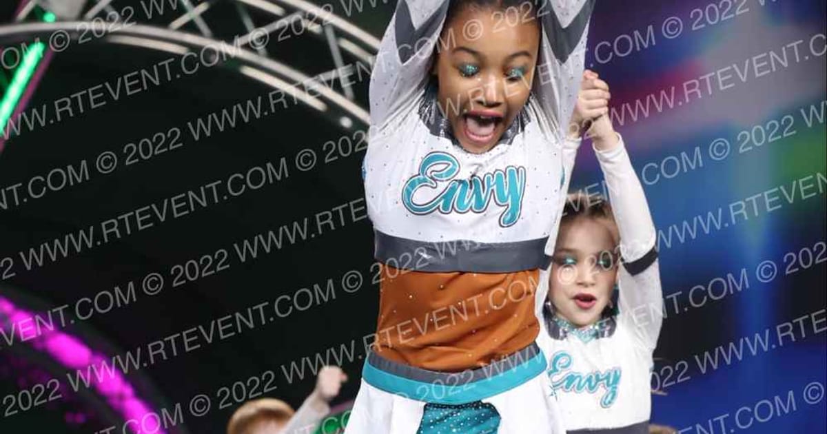 Envy Elite Cheerleading Cupid · Glow Tour Chicago