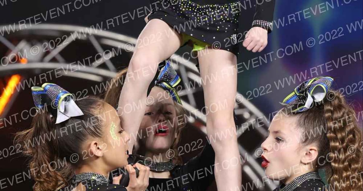 Northern Twistars Allstar Cheer Ultra · Glow Tour Chicago