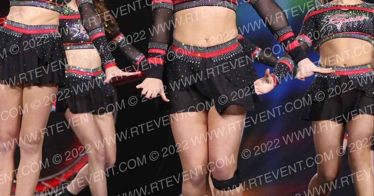 Chippewa Valley Spirit All Stars Shining Stars · Glow Tour Chicago