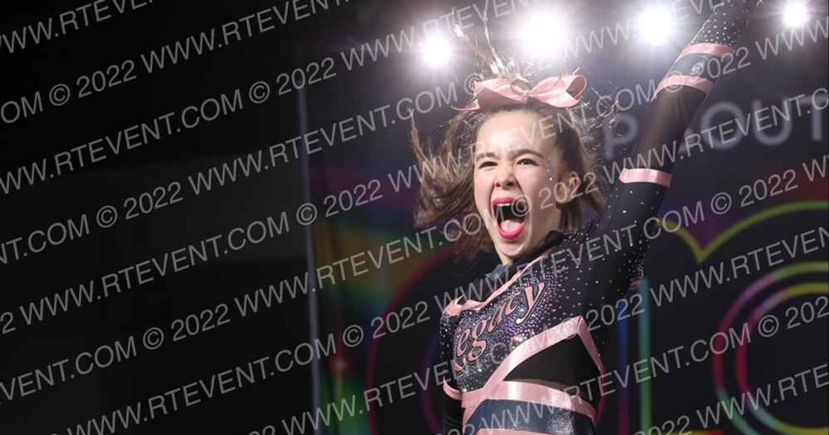 QC Legacy Athletics Iconic · Glow Tour Chicago