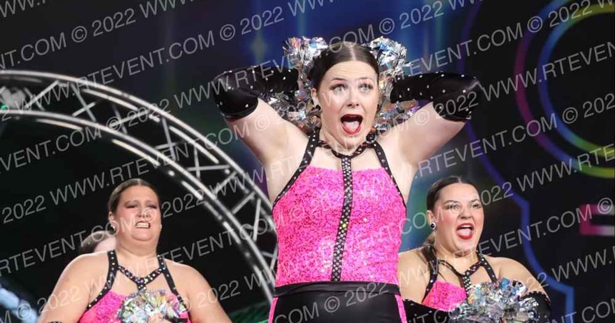MCE Cleveland Sr Pom · Glow Tour Chicago