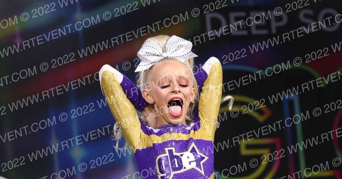 Green Bay Elite Aqua · Glow Tour Chicago