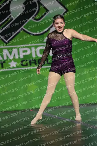 Shining Fame Performance Hiliana Whiteford