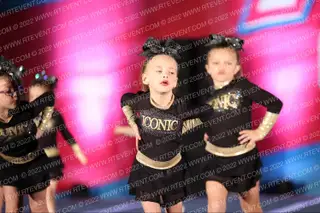Iconic Cheerleading Glitter Girls
