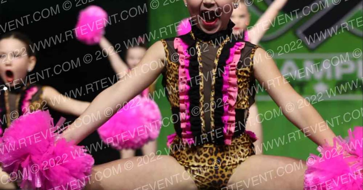 No Limits Dance Tiny Large Pom · CSG Dance Grand Nationals