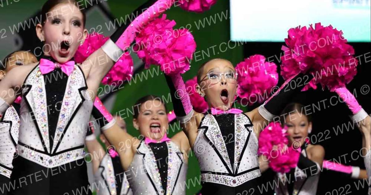 Star Performance Centre Mini Large Pom · CSG Dance Grand Nationals