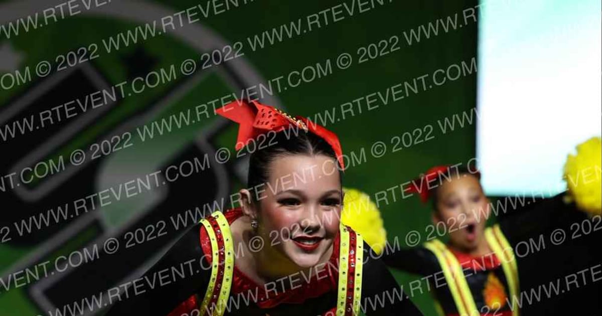 No Limits Dance Mini Energy Large Pom · CSG Dance Grand Nationals
