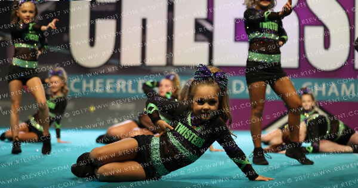 Knoxville Twisters Purple Rain · CHEERSPORT NATIONALS HALL C1