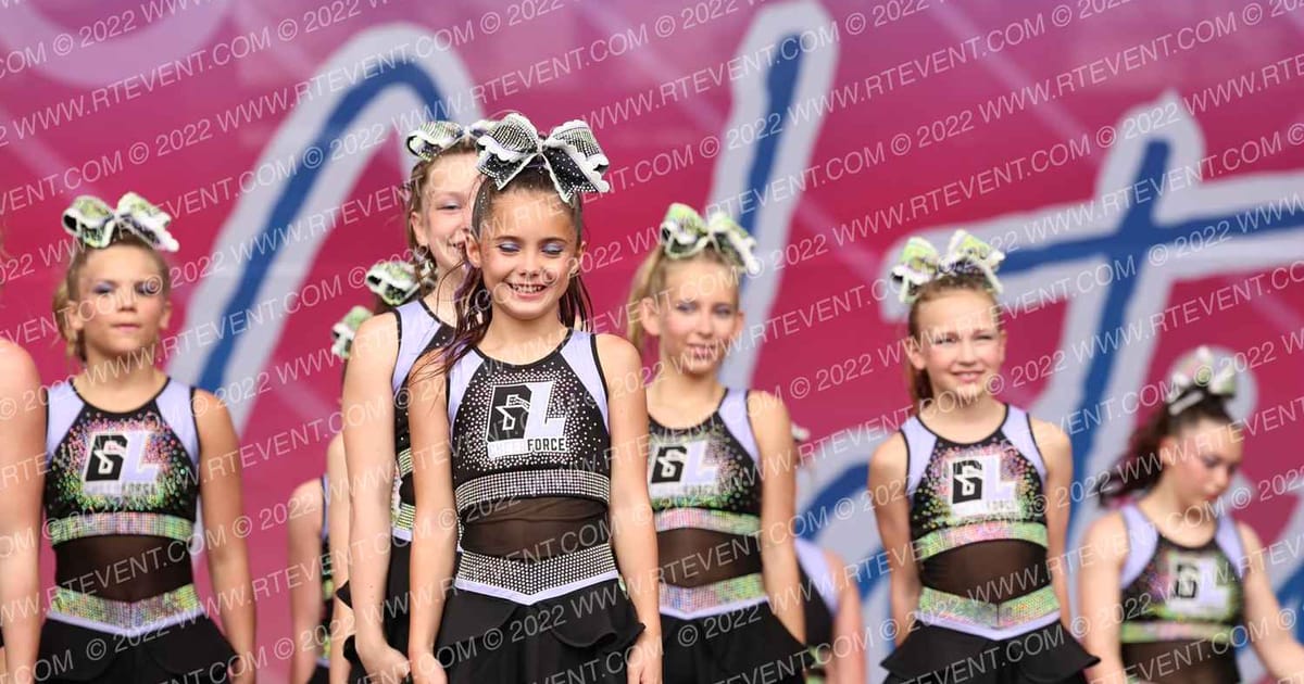 Great Lakes Cheer Force Synergy · BEACH NATIONALS