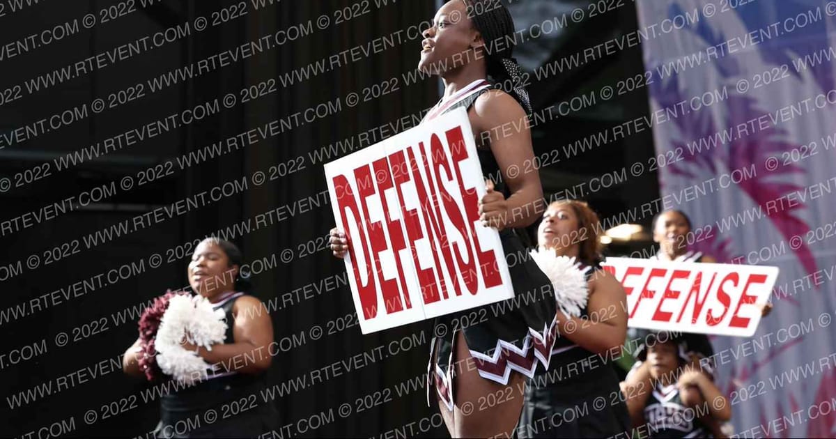 Horn Lake High School Cheer Horn Lake High School Varsity Cheer · BEACH NATIONALS