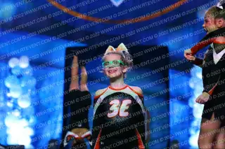 3E cheer Lightning